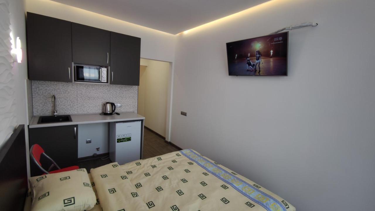 Rybalsky Studio Apartment Dnipro View كييف المظهر الخارجي الصورة