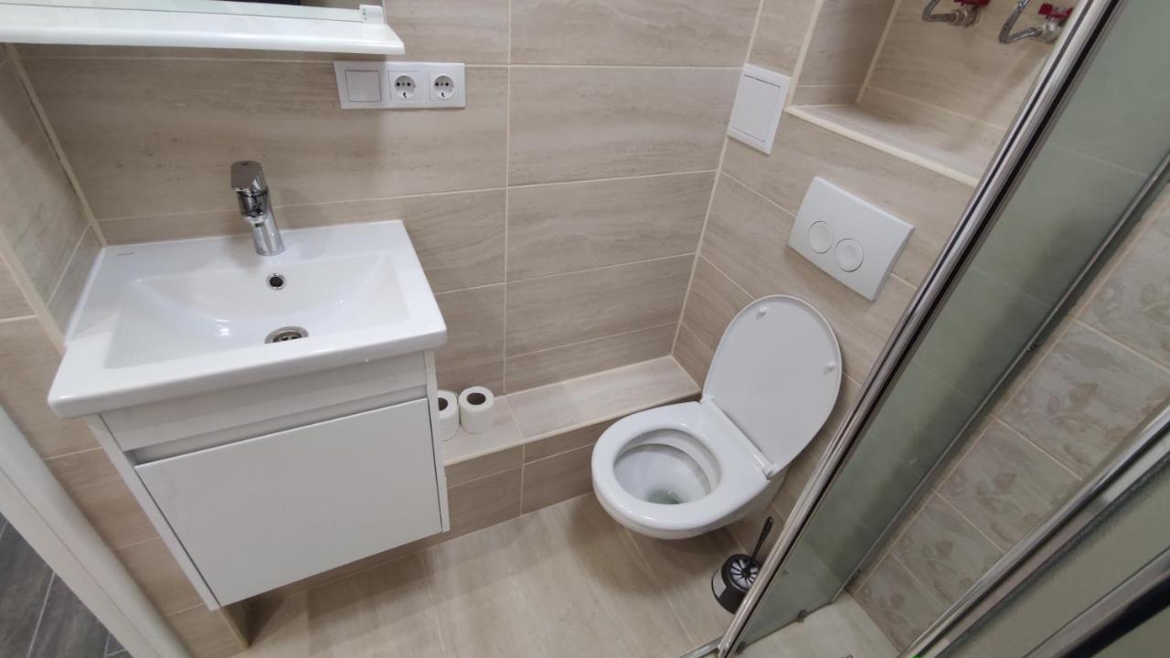 Rybalsky Studio Apartment Dnipro View كييف المظهر الخارجي الصورة