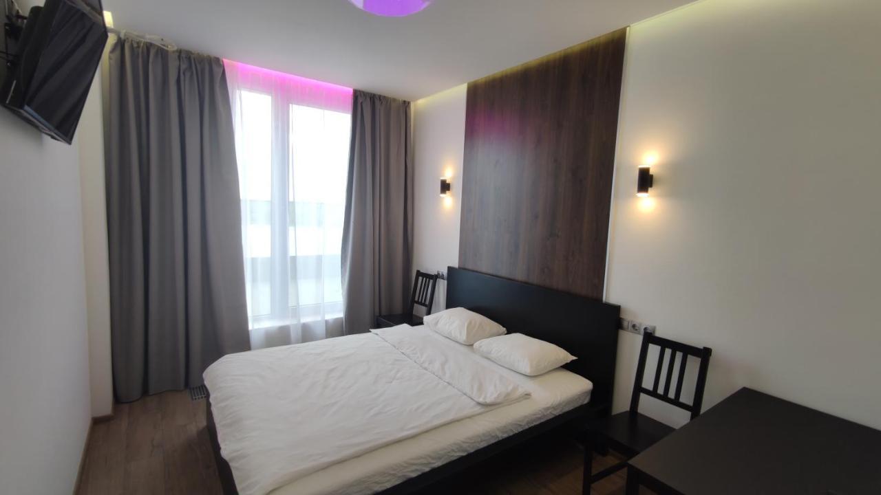 Rybalsky Studio Apartment Dnipro View كييف المظهر الخارجي الصورة