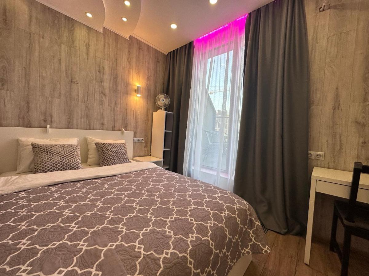 Rybalsky Studio Apartment Dnipro View كييف المظهر الخارجي الصورة